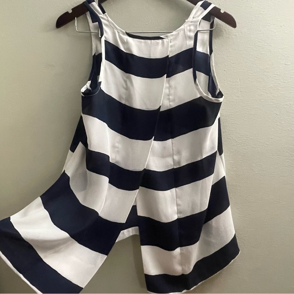 Jack Scoop Neck Stripe Tank Top Blue White
Small - Picture 6 of 12